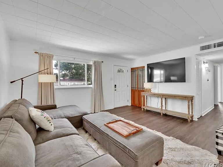 283 Ramsey Ln — Photo 4