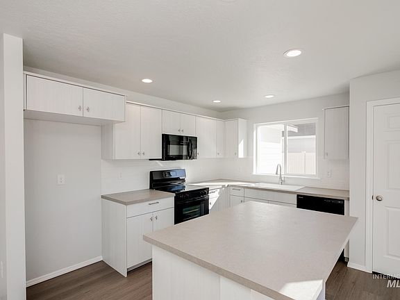 3rd image of 5022 Endicott Dr