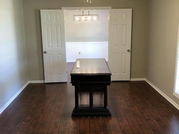 5th image of 108 Belmont Dr