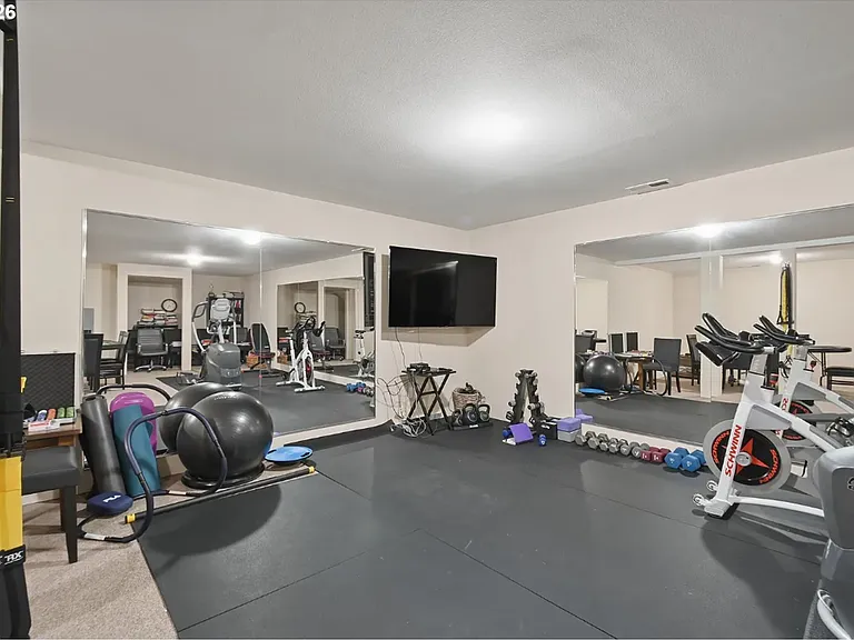 8145 SW 57th Ave — Photo 37