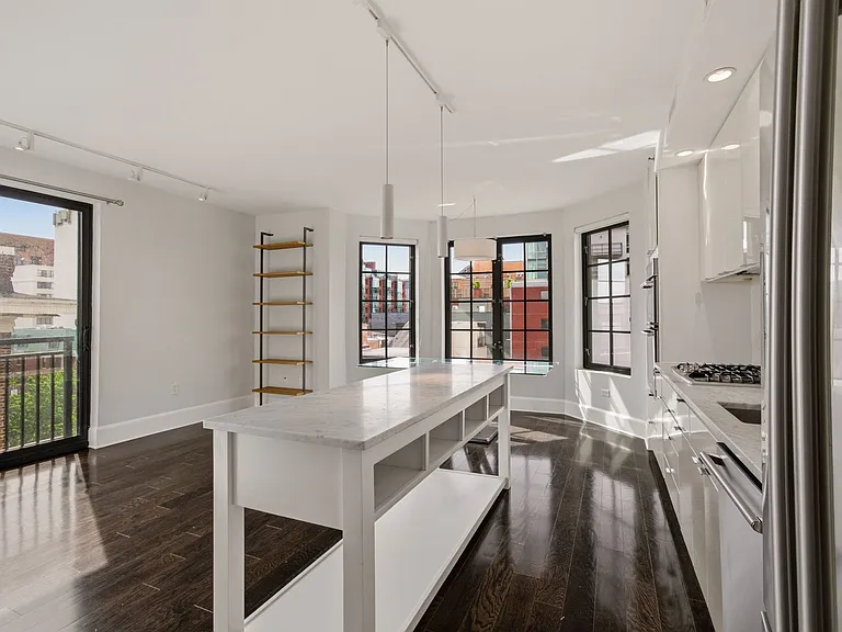 1011 M St NW #504 — Photo 1