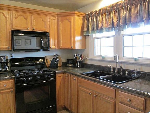 2nd image of 409 Jamie Dr