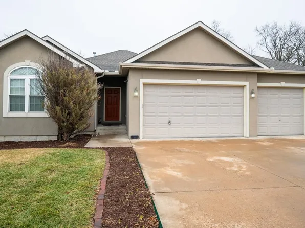 4602 SW Cambridge Ave, Topeka, KS 66610