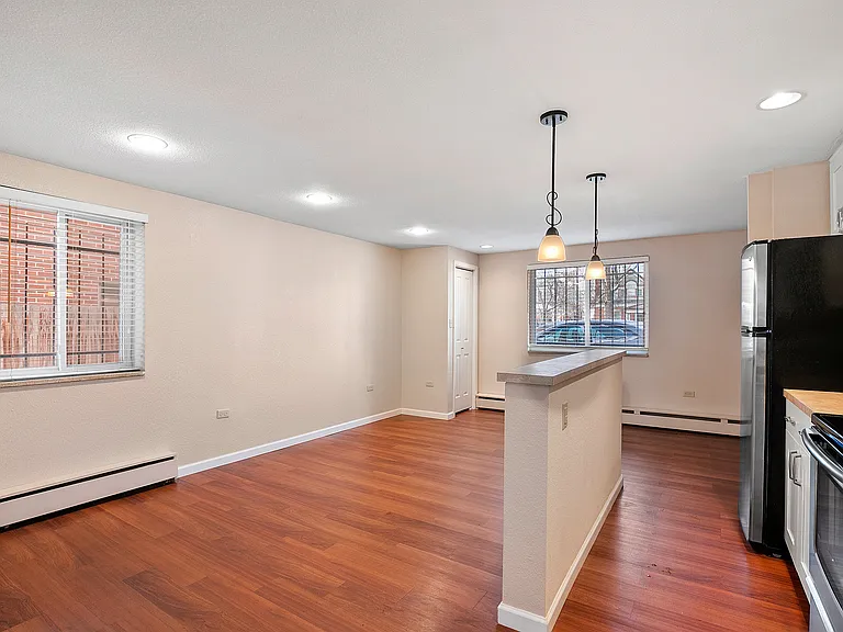 150 S Clarkson — Photo 10