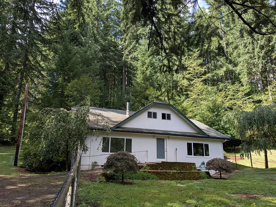 NE 399th St