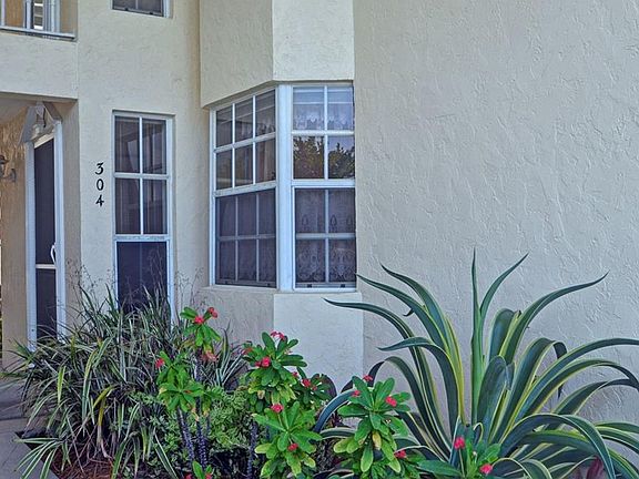 3rd image of 304 Grove Isle Cir #304