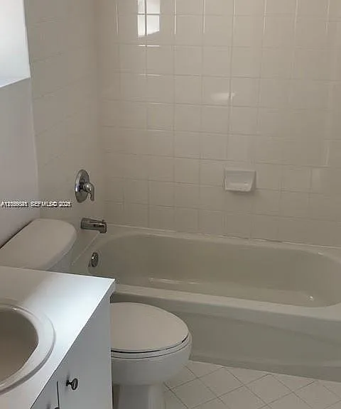 3355 NE 13th Circle Dr #10828 — Photo 9