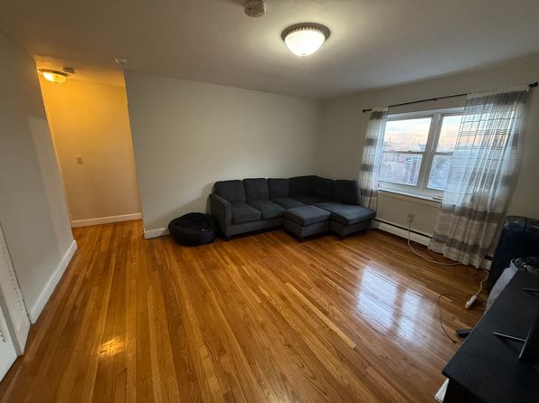 69 Chiswick Rd APT 9
