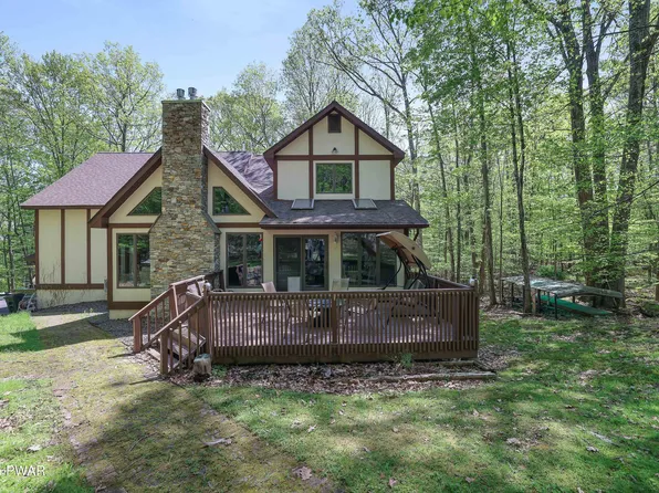 2766 Owego Tpke, Hawley, PA 18428