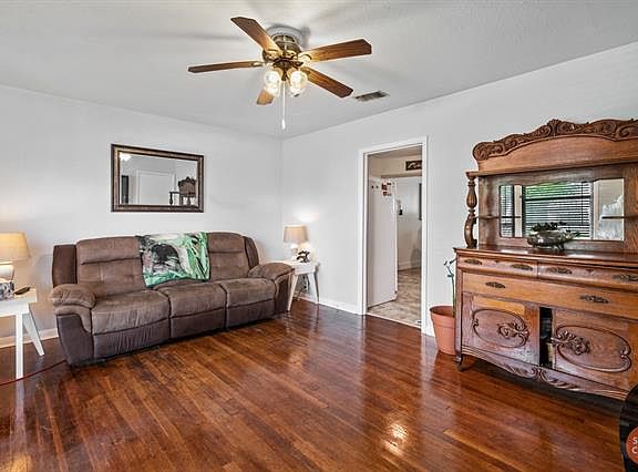 4th image of 1009 San Benito Dr
