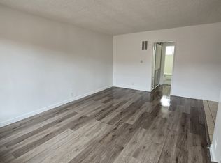 14660 Delano St, Van Nuys, CA 91411