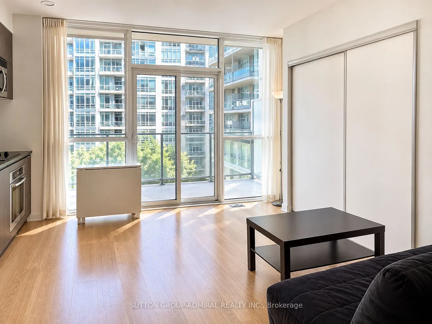 Studio, $2,000 — Photo 4