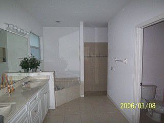 2nd image of 480 24th Ave NE