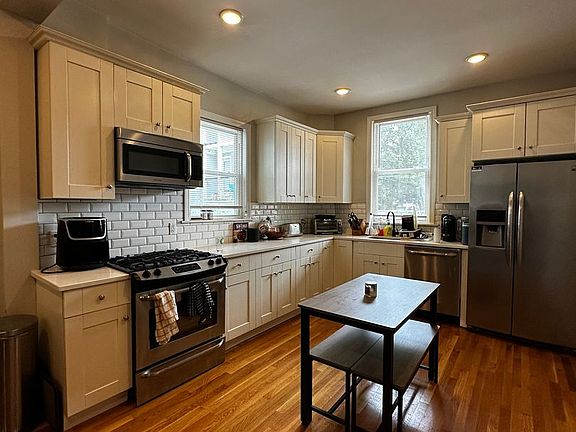 4th image of 319-321 W 4th St #321-1