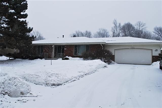 1st image of 2315 Royal Wood Dr