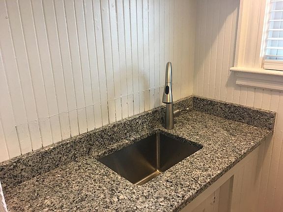 4th image of 74 Pembroke Ave