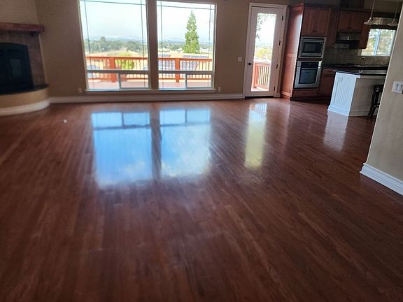 3rd image of 321 Montebello Oaks Dr