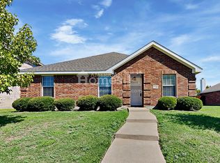 714 Locustberry Dr, Red Oak, TX 75154