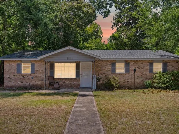 516 Woodlore Dr, Chickasaw, AL 36611