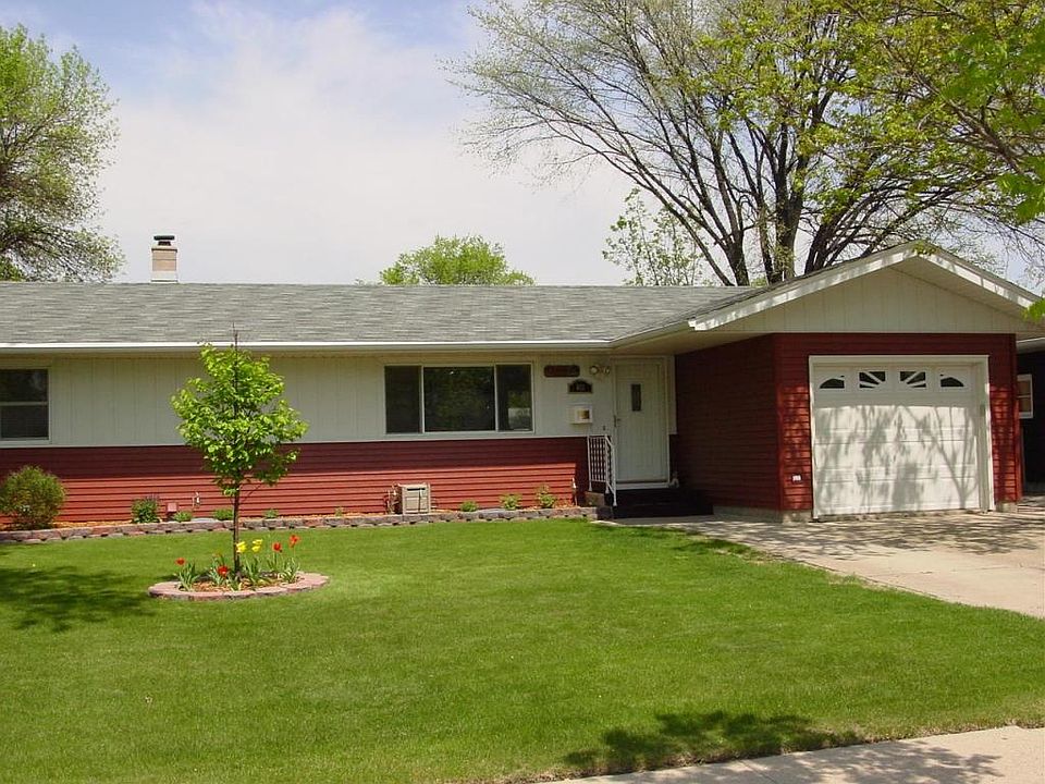 1st image of 818 Park Dr