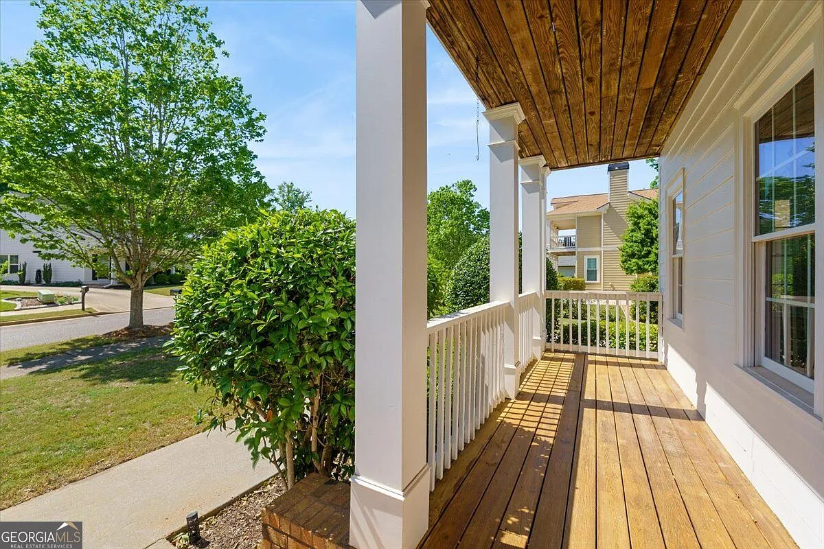 4 bed, 3.5 bath, 3488 sqft, $3,000 — Photo 2