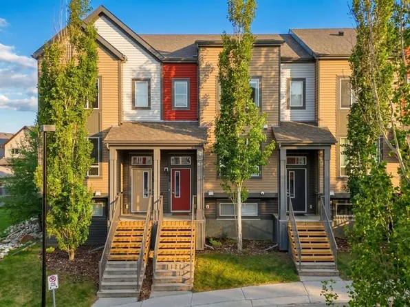 131 NE Copperpond Row SE, Calgary, AB T2Z 1H3