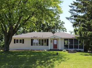 15818 Humke Rd, Dubuque, IA 52002