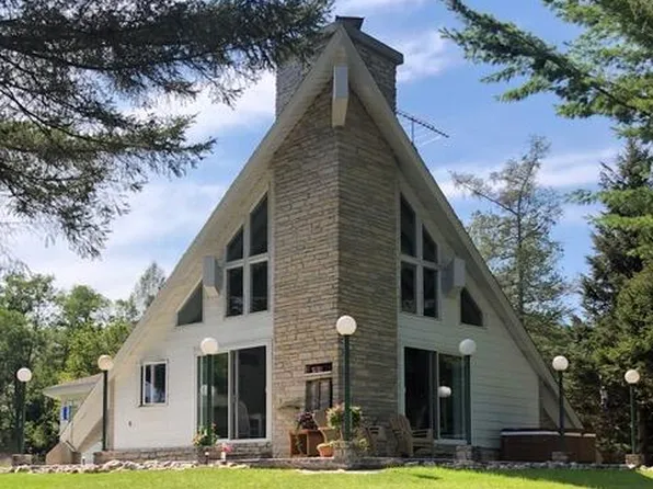 112 Lake Shore Dr, Lachine, MI 49753