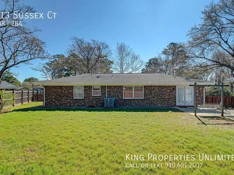 313 Sussex Ct — Photo 16
