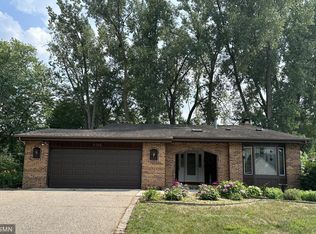 1010 Glen Paul Ct, Shoreview, MN 55126