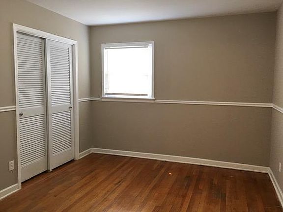 4th image of 235 Saint Edward Ln