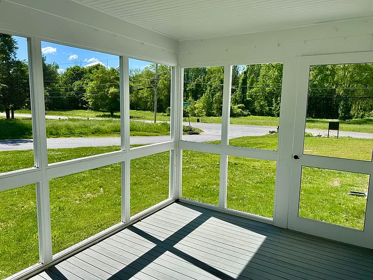 831 Lexington Rd — Photo 22