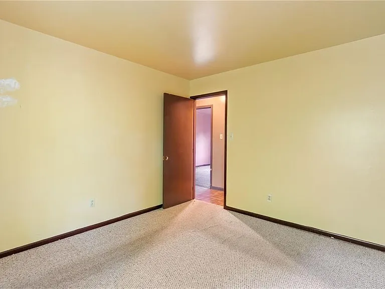 1365 E Tanners Creek Dr — Photo 15