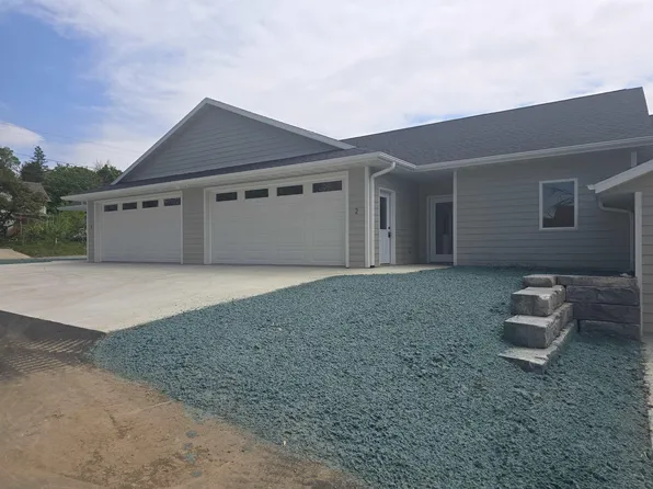 709 Washington St #2, Decorah, IA 52101