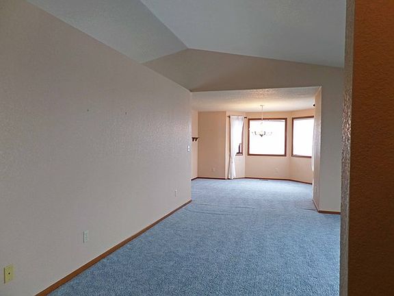 4th image of 2244 Granite Dr