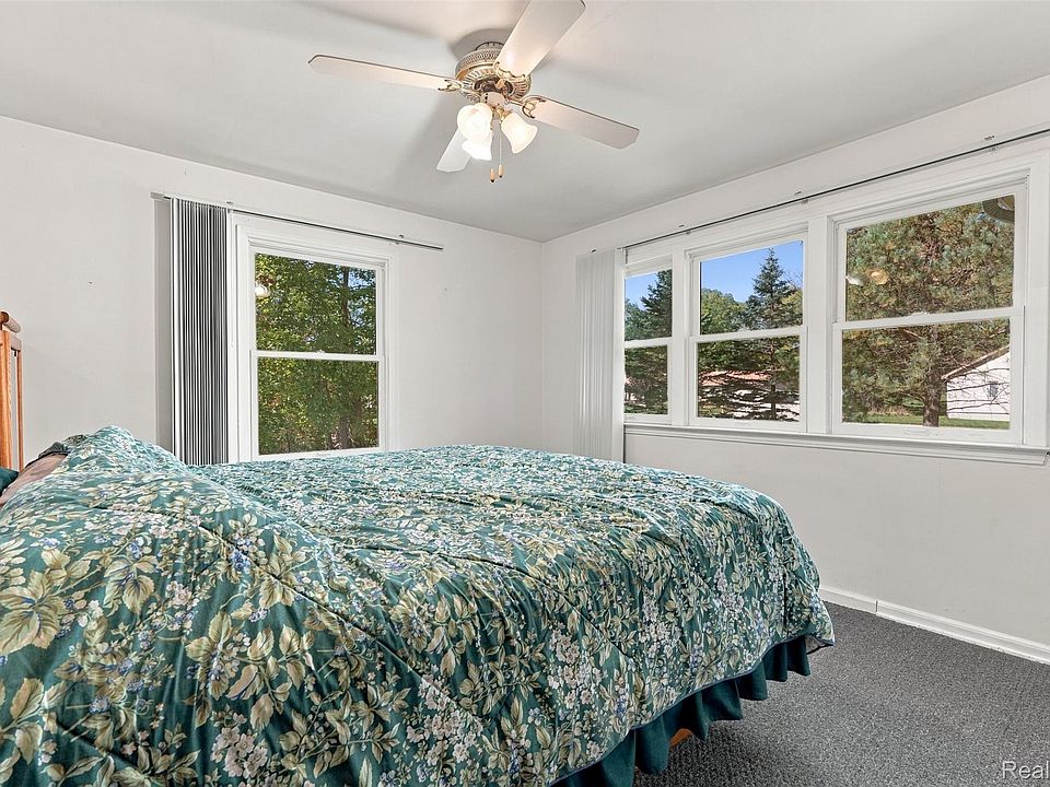 804 E Avon Rd, photo 22