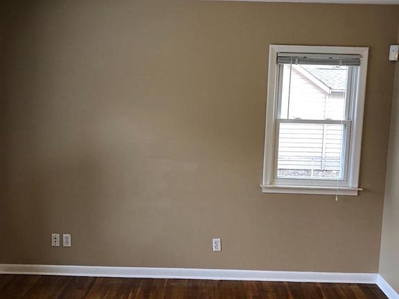2nd image of 828 Hawthorne Ave