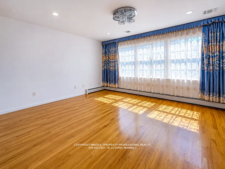 2ND FL - MASTER BEDROOM