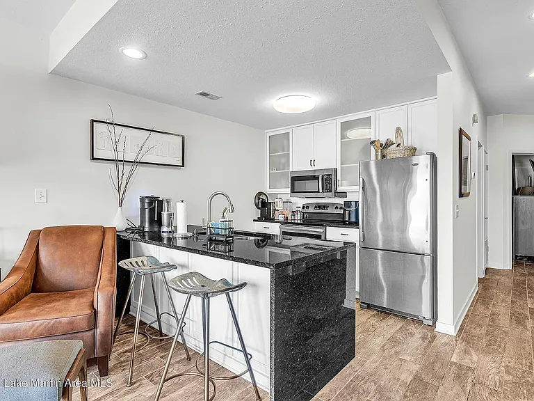 100 Harbor Pl #303 — Photo 11
