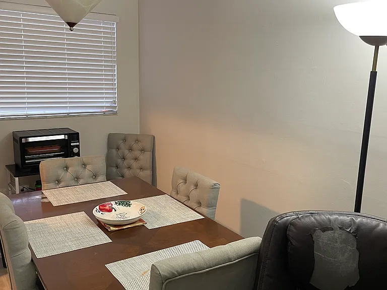2401 SW 10th St #103 — Photo 8