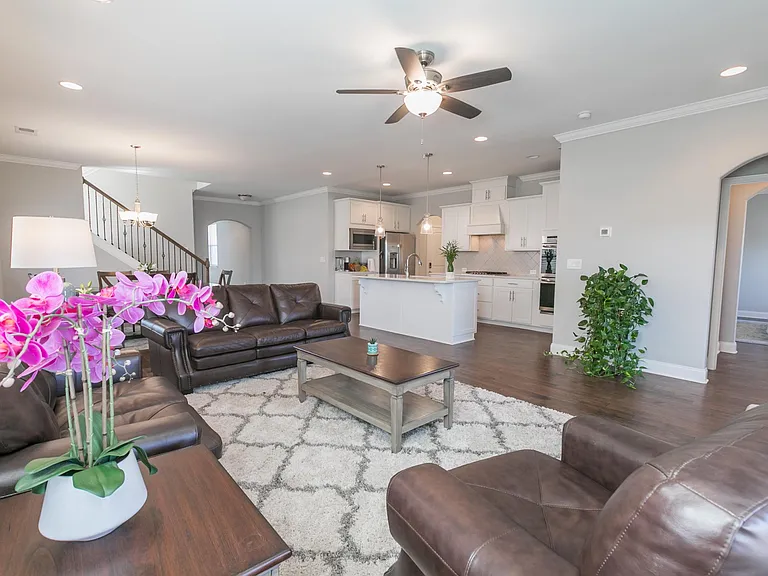 1055 Crisp Spring Dr — Photo 31