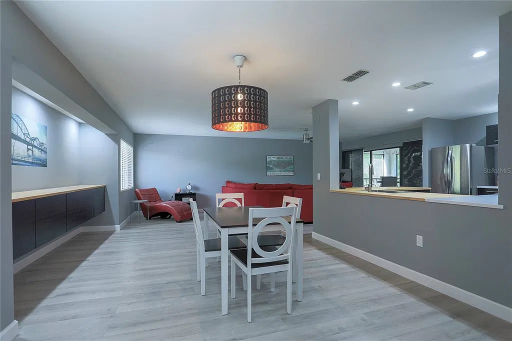 2 bed, 2.0 bath, 1376 sqft, $3,800 — Photo 3