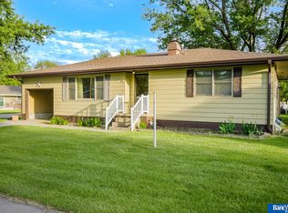106 O St, Aurora, NE 68818