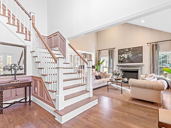 3rd image of 14 Spinnaker Way