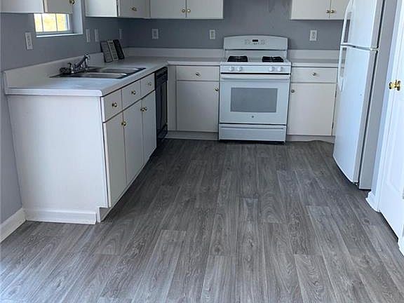 3rd image of 3149 Sentinel Cir