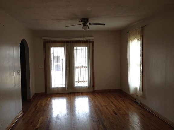 3rd image of 1306 Holland St