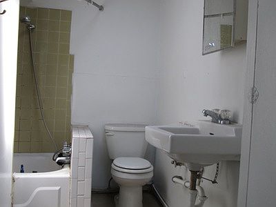 3rd image of 1918 Cloverlawn Ave