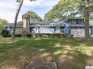1 Lester Ct, East Northport, NY 11731