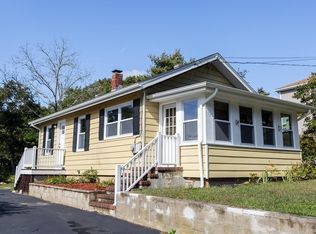 95 Wareham Rd, Marion, MA 02738