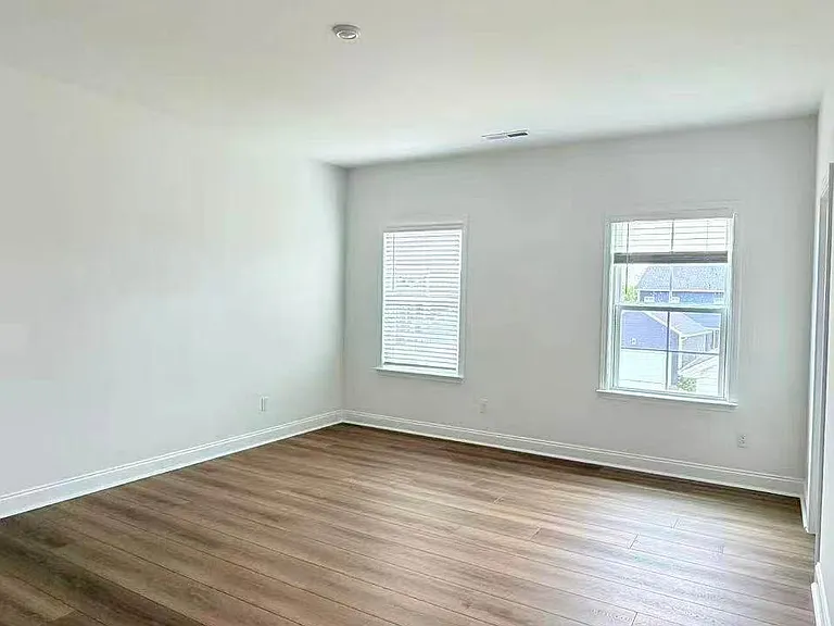 6117 Daisy Dale Dr — Photo 10